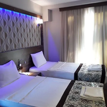 Dolphin & Hotel 4*